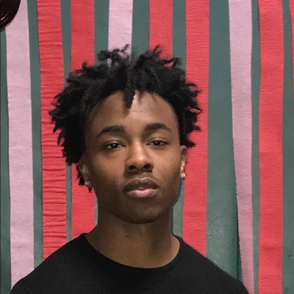 Profile Picture of Kevin Hill (@goldcommas) on Poshmark