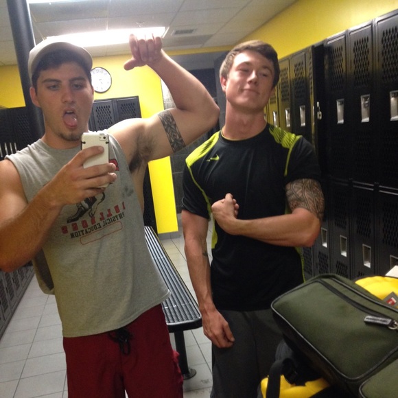 Profile Picture of Chris Fallon (@chris_fallon) on Poshmark