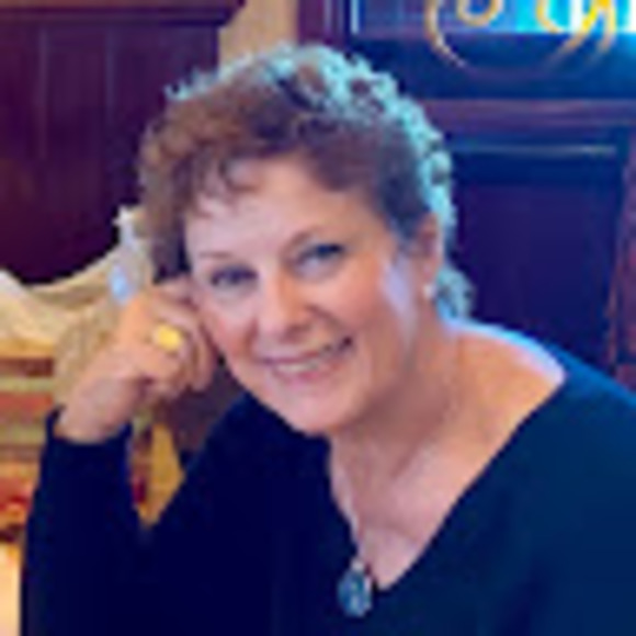 Profile Picture of Becky Backert (@beckybackert) on Poshmark