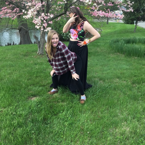 Brianna Tucker - Poshmark Profile Picture of Brianna Tucker (@briannalynnt) on Poshmark