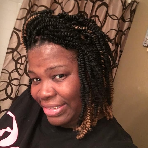 Profile Picture of Stacey Stevenson (@staceyrenee225) on Poshmark