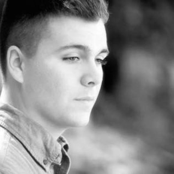 Seth Horton - Poshmark Profile Picture of Seth Horton (@sethhorton289) on Poshmark