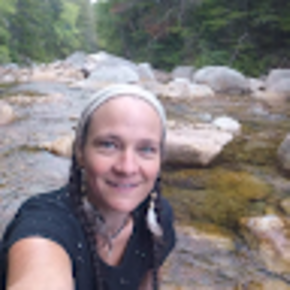 Profile Picture of Christine Mcivor (@trevi2) on Poshmark