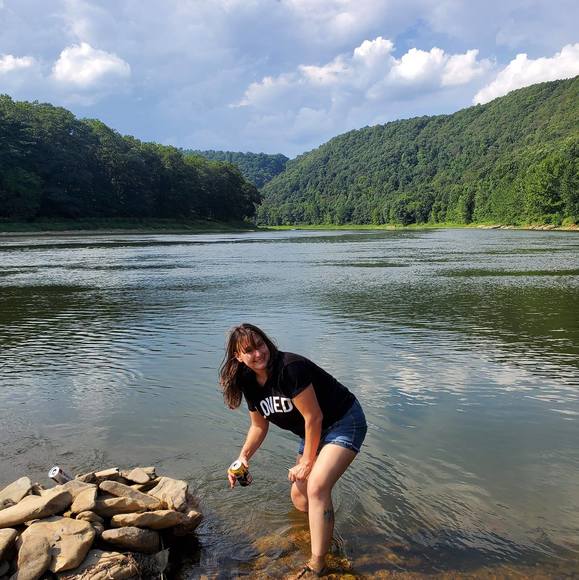 Profile Picture of Jen Massacci (@fuzzybear03) on Poshmark