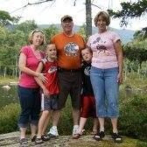 Profile Picture of Sarah Brennick (@sarahb4851) on Poshmark