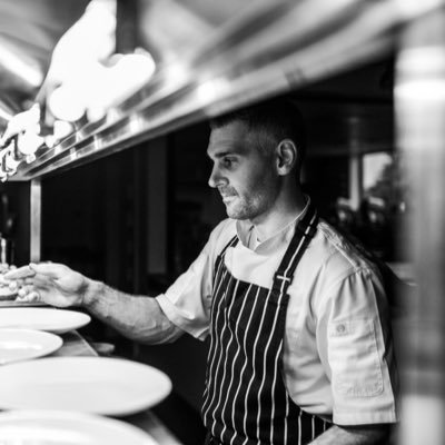 Profile Picture of James Hart (@RedChefHart) on Twitter