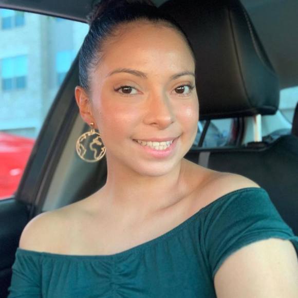 Profile Picture of Amy Montoya (@montoyaaa7) on Poshmark