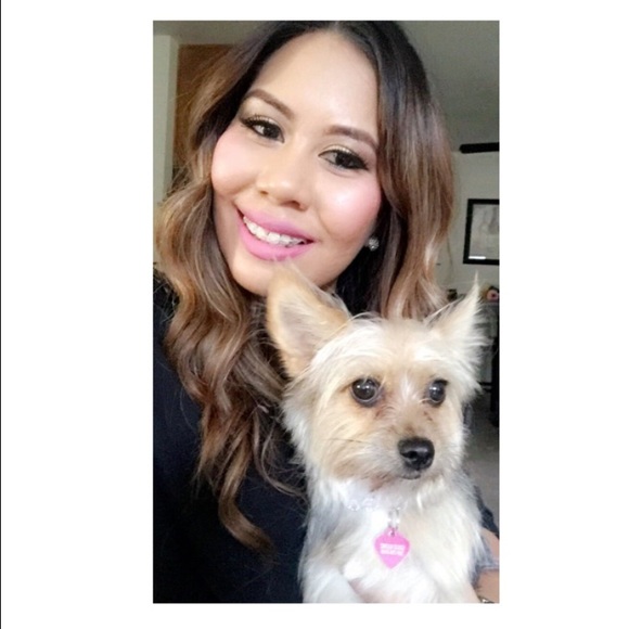 Profile Picture of Sally Camello (@scamello88) on Poshmark