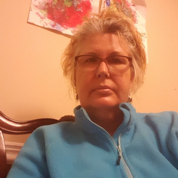 Profile Picture of Kelly Gregory (@gkelly03) on Poshmark