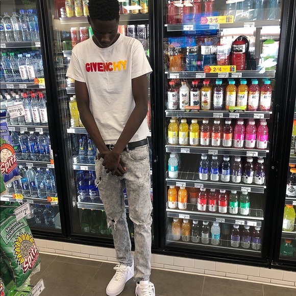 Guandong Chol - Poshmark Profile Picture of Guandong Chol (@gk3up) on Poshmark