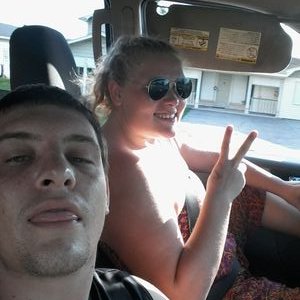 Profile Picture of Nate&Jess Fournier (@mr_mrsfournier) on Twitter