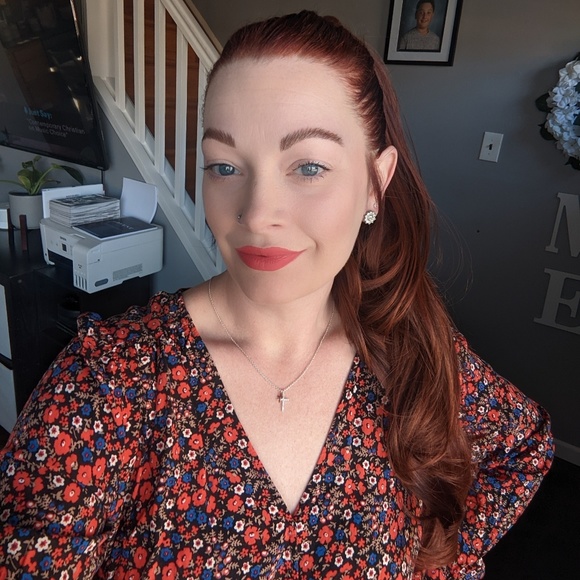 Profile Picture of Leah Goff (@leahgoff0709) on Poshmark