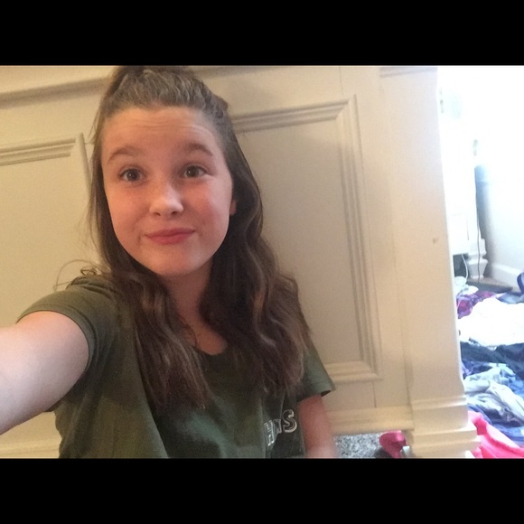 Profile Picture of Taylor Potter (@similesfordays) on Poshmark