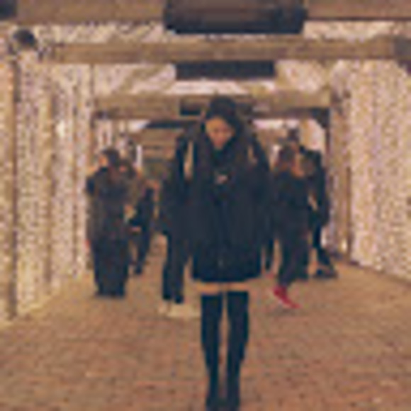 Profile Picture of Kay wing man Liu (@kustkay) on Poshmark