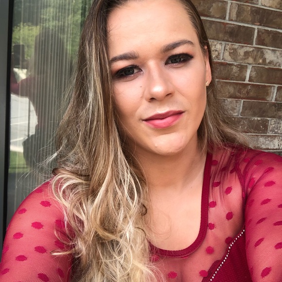 Profile Picture of Rosilene Santos (@rosilenesantos) on Poshmark