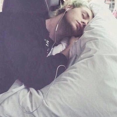 Profile Picture of ❌MICHAEL PLZ FOLLOW❌ (@Fallin4Ashton) on Twitter