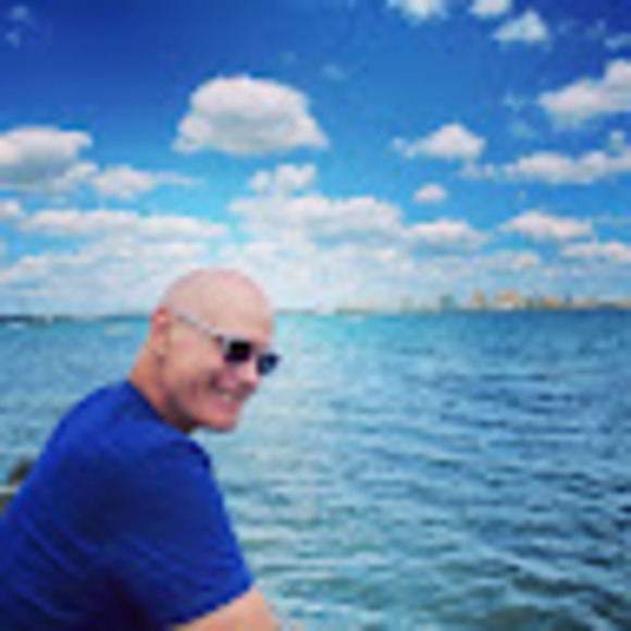 Profile Picture of Steve Lang (@stevelang252) on Poshmark