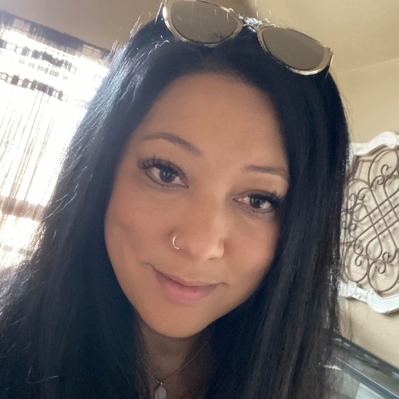 Profile Picture of Stephanie Loth crabtree (@scrabtree74) on Poshmark