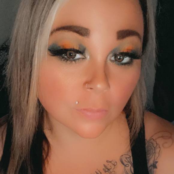 Profile Picture of Jeanette Kennie (@gnet7112) on Poshmark