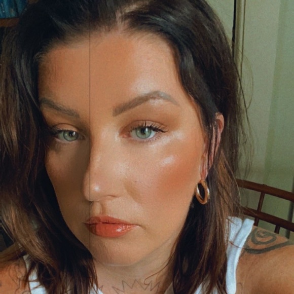 Profile Picture of Maggie Doneker (@maggiedoneker) on Poshmark