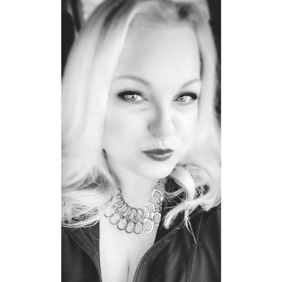 Profile Picture of Karen Morgese (@kmorgese) on Poshmark