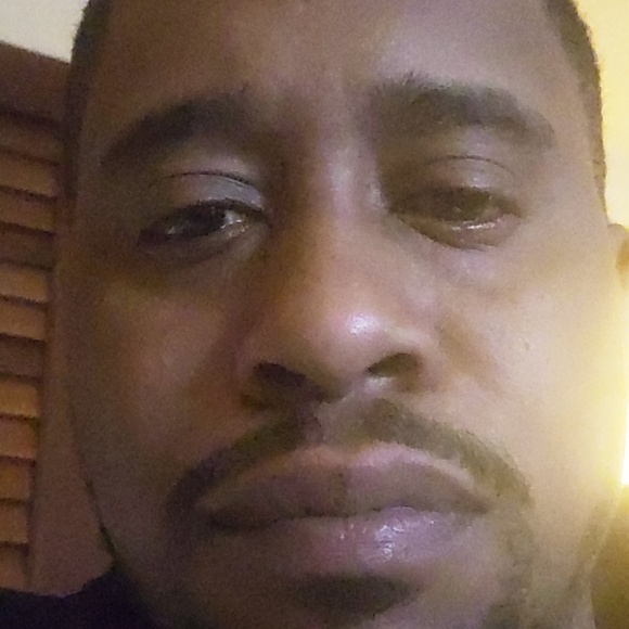 Profile Picture of Jermaine Cox (@maine8100) on Poshmark