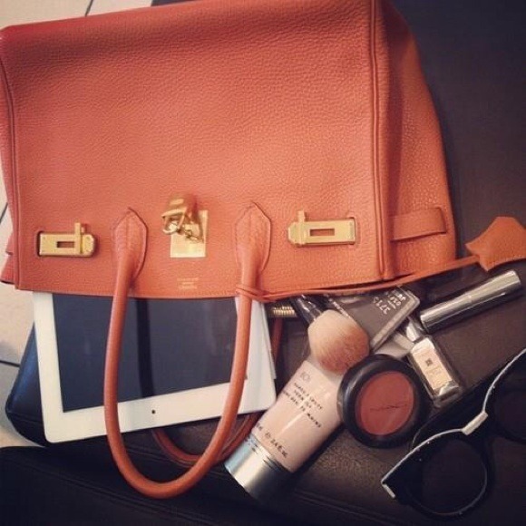 Profile Picture of Paula Charles (@riverbelle) on Poshmark