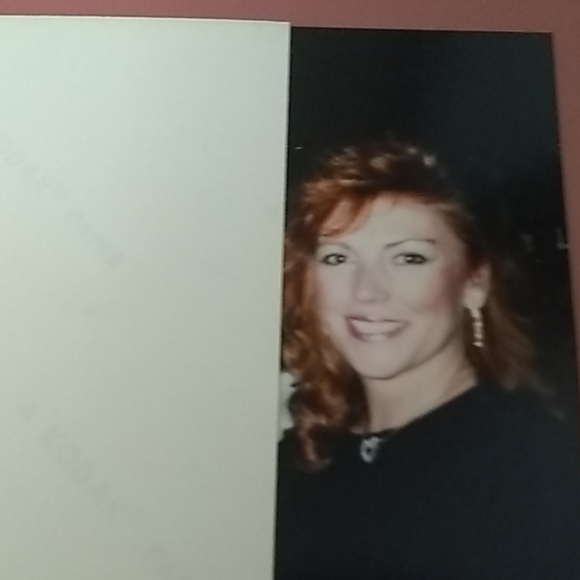 Profile Picture of Renee Walsh (@happy_2day) on Poshmark