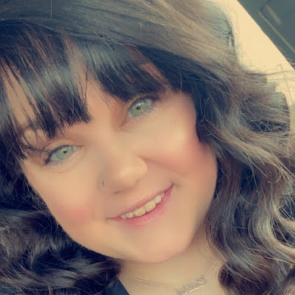 Profile Picture of Blair Prall (@blairprall) on Poshmark