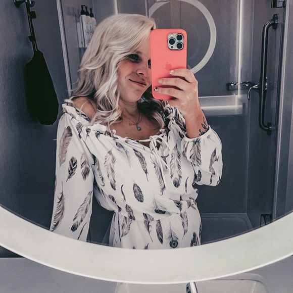 Profile Picture of Savannah Willis (@savvywillis16) on Poshmark