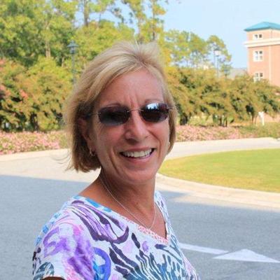 Profile Picture of Kim Hennes (@KimHennes1) on Twitter