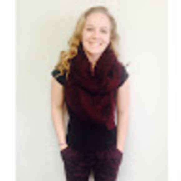 Taylor Cartwright - Poshmark Profile Picture of Taylor Cartwright (@taylorraine97) on Poshmark