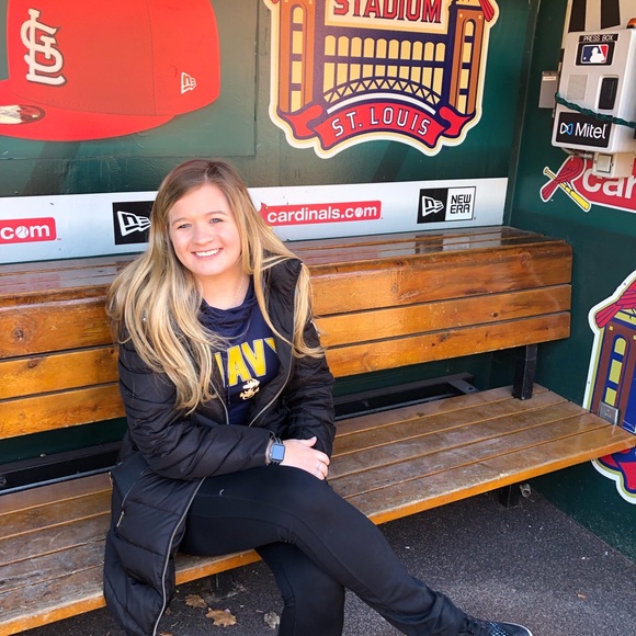 Profile Picture of Julia Schafer (@julia_schafer) on Poshmark