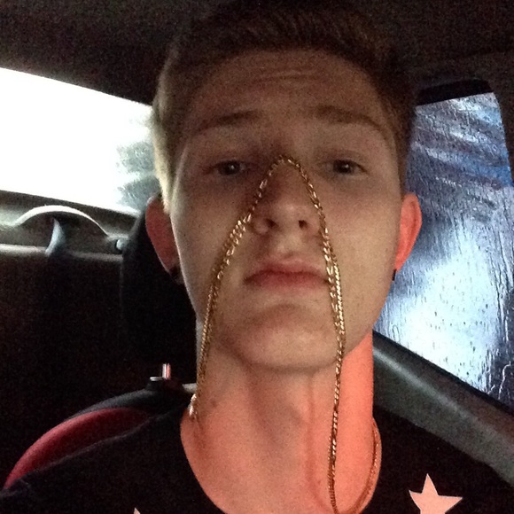 Profile Picture of Nathaniel Skillicorn (@premesav) on Poshmark