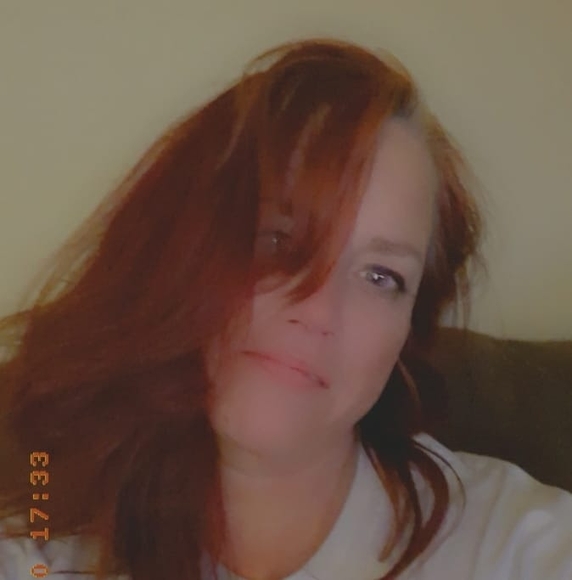 Profile Picture of Jeri Sharp (@sharpmomof3) on Poshmark