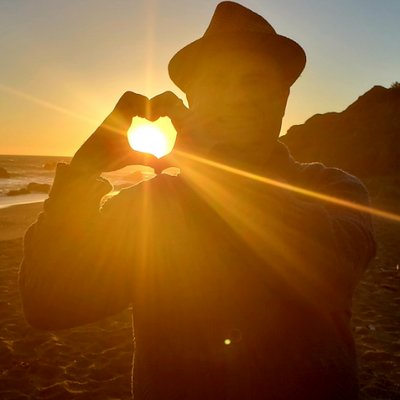 Profile Picture of Bodega Bay Ed (@BodegaBayEd) on Twitter