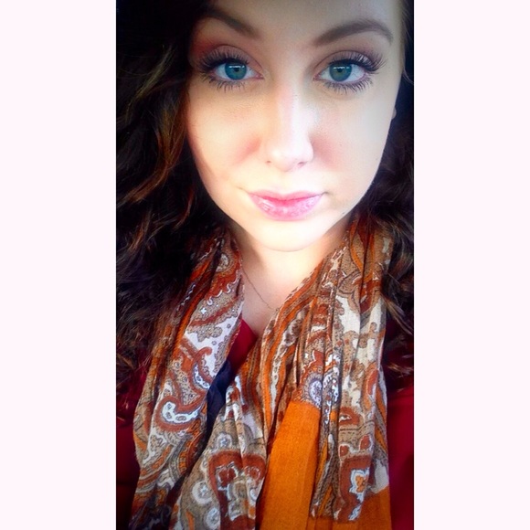 Profile Picture of Tori Goller (@torigoller) on Poshmark