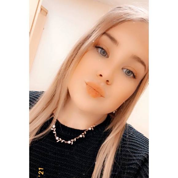 Profile Picture of Brianna Dufrene (@brianna_dufrene) on Poshmark