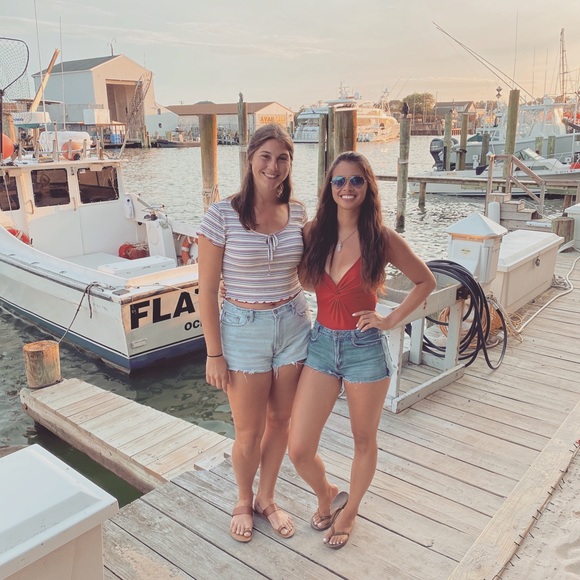 Profile Picture of Hailey Marlatt (@hailsqm1) on Poshmark