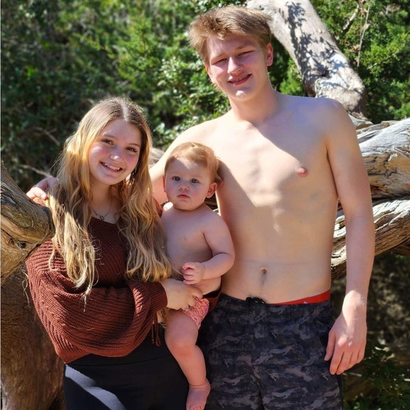 Profile Picture of Lexie Twomey (@lexierose724) on Poshmark