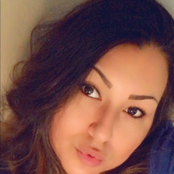 Profile Picture of Ashley Claypool (@adclayp7308) on Poshmark