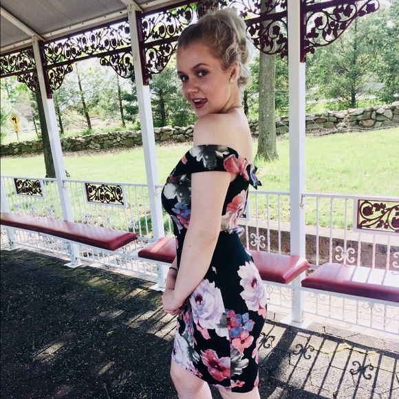 Profile Picture of Lily Bainbridge (@lile03) on Poshmark