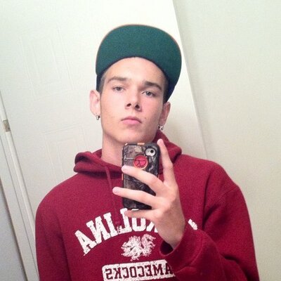 Profile Picture of Wade Barber (@Wade_Barber454) on Twitter