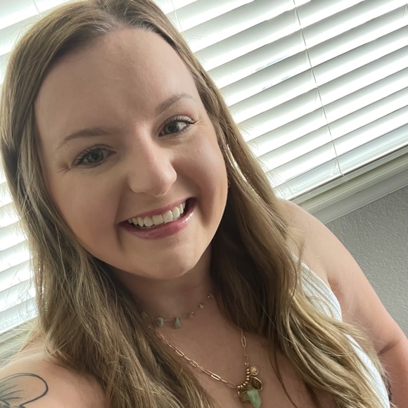 Profile Picture of Katie Welker (@katiew01535) on Poshmark