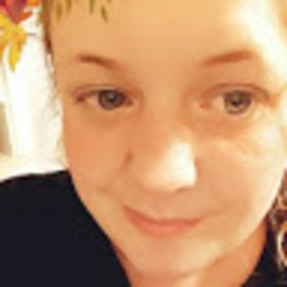 Profile Picture of Tricia Skorput (@triciaskorput) on Poshmark