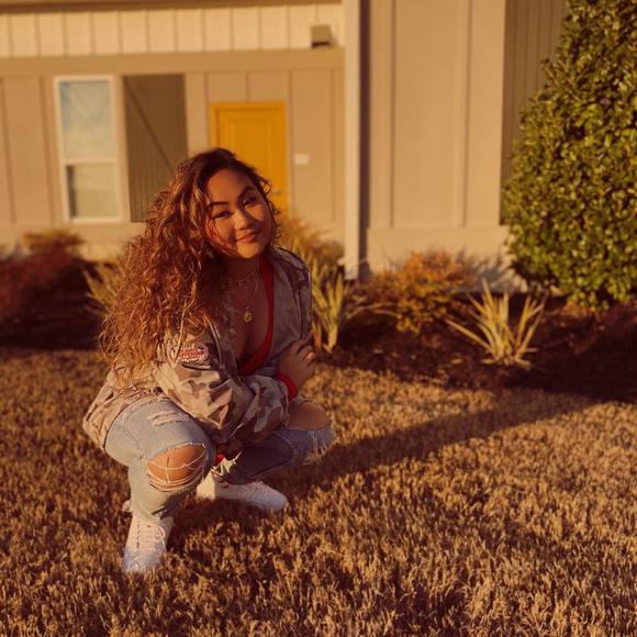 Profile Picture of Alysa Danza (@alysadanza) on Poshmark