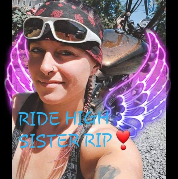 Profile Picture of Nicole Pilant (@nicolepilant) on Poshmark