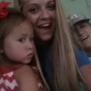 Profile Picture of Lindsey Guy (@dc89312411ed4b1) on Twitter