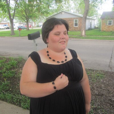 Profile Picture of Connie Blackwood (@ruby_blackwood) on Twitter