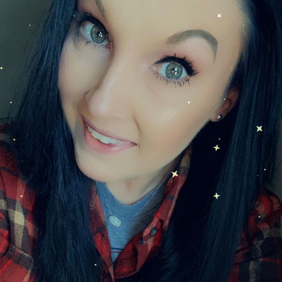 Profile Picture of Cherie Brown (@cherielbrown) on Poshmark